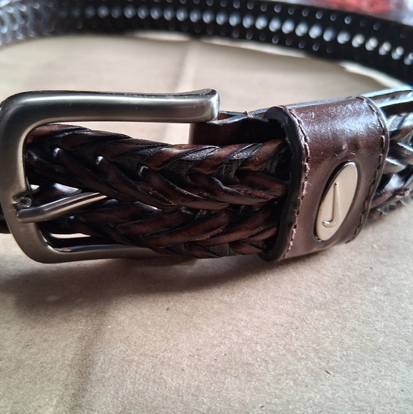 Nike 32" Genuine Leather Belt - Picture 5 of 7